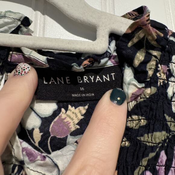 Lane Bryant Navy Floral Blouse Sleeveless Ruffled Size 16 - Picture 3 of 5